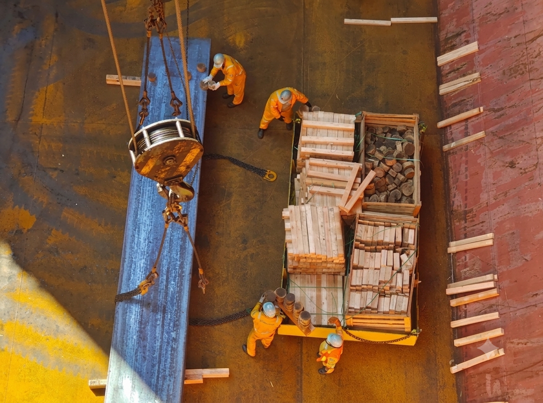 Premium dunnage wood delivered directly from stock